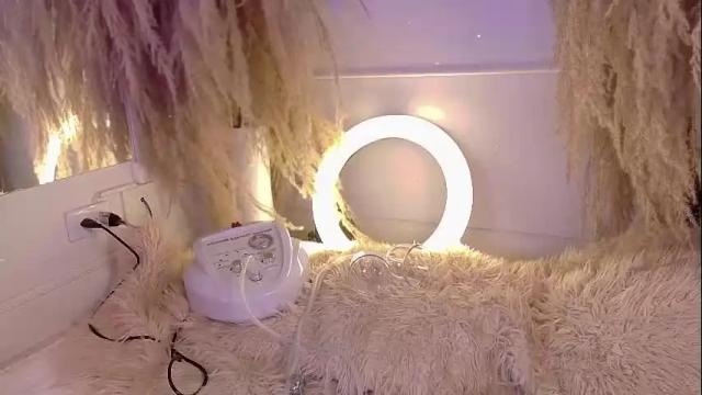 Image 4 of grayce_blossoms24 Stream on Chaturbate on 27 days ago