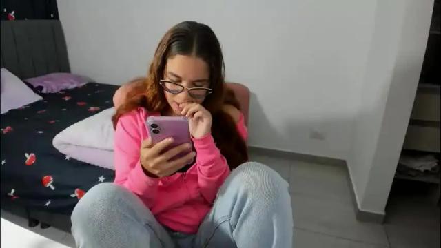 Image 2 of greciaruiz Stream on Chaturbate on 1 month ago