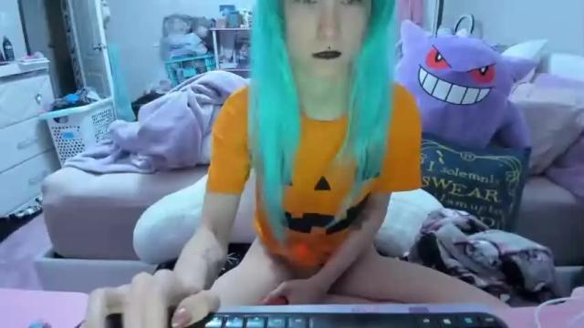 Image 3 of greeneyedlovexo Stream on Chaturbate on 18 months ago