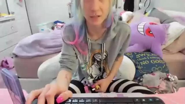 Image 3 of greeneyedlovexo Stream on Chaturbate on 17 months ago