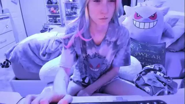 Image 2 of greeneyedlovexo Stream on Chaturbate on 16 months ago