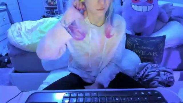 Image 11 of greeneyedlovexo Stream on Chaturbate on 16 months ago