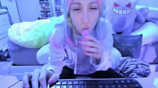 Image 4 of greeneyedlovexo Stream on Chaturbate on 16 months ago