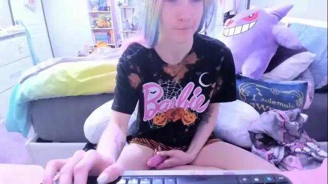 Image 2 of greeneyedlovexo Stream on Chaturbate on 15 months ago