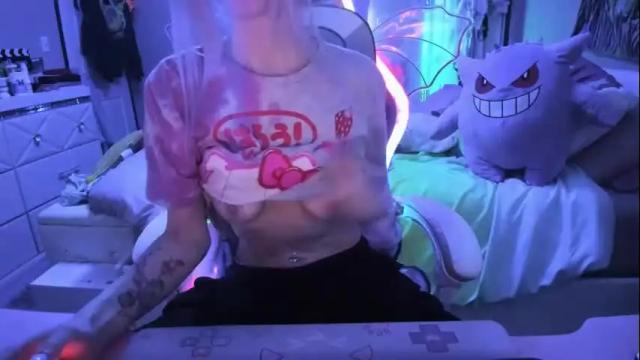 Image 12 of greeneyedlovexo Stream on Chaturbate on 1 month ago