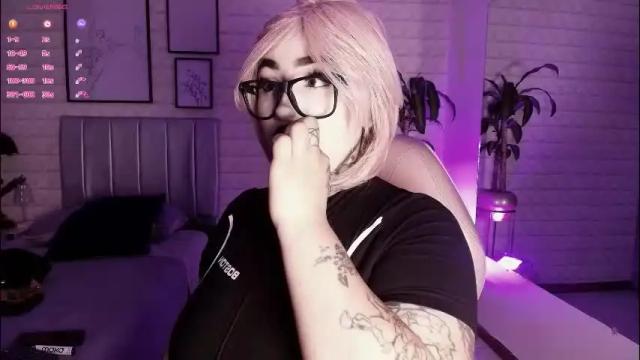 Image 2 of greennbella Stream on Chaturbate on 1 month ago