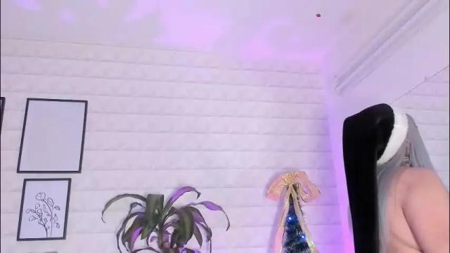 Image 12 of greennbella Stream on Chaturbate on 28 days ago