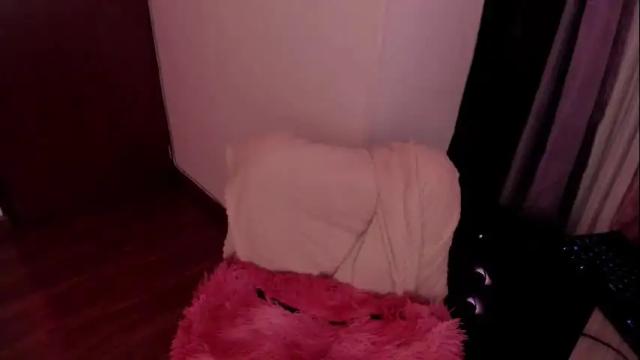 Image 4 of greenwine_gh Stream on Chaturbate on 4 months ago