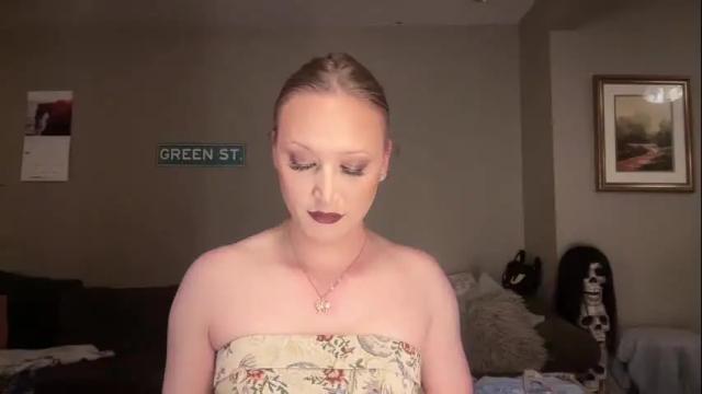 Image 4 of greenxxxqueen Stream on Chaturbate on 12 days ago