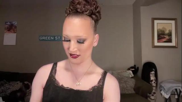 Image 3 of greenxxxqueen Stream on Chaturbate on 13 days ago