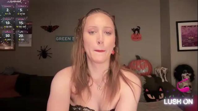 Image 3 of greenxxxqueen Stream on Chaturbate on 1 month ago
