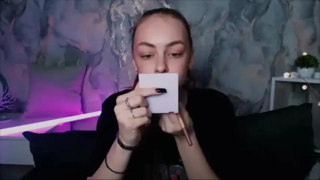 Image 3 of greymadison Stream on Chaturbate on 16 months ago