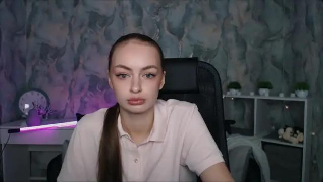 Image 3 of greymadison Stream on Chaturbate on 16 months ago