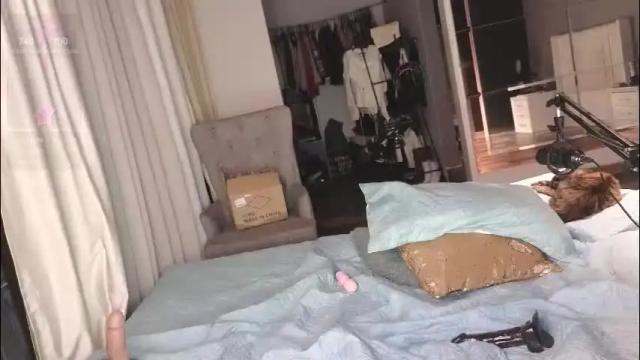 Image 4 of greyslopez Stream on Chaturbate on 22 days ago