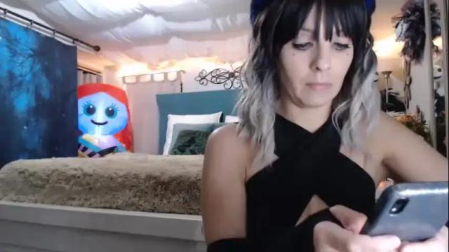 Image 8 of greywildflowerxx Stream on Chaturbate on 19 months ago