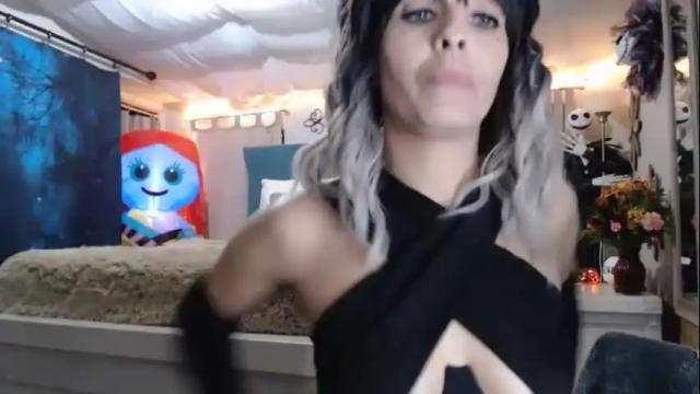 Thumbnail 3, greywildflowerxx's Stream at Chaturbate, 19 months ago