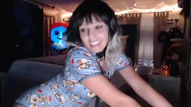 Image 3 of greywildflowerxx Stream on Chaturbate on 19 months ago