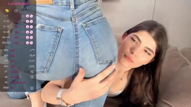 Image 4 of grinjenn Stream on Chaturbate on 15 months ago