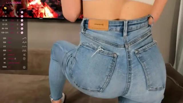 Image 4 of grinjenn Stream on Chaturbate on 15 months ago
