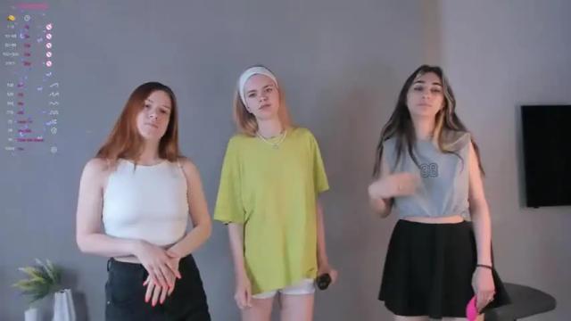 Image 2 of grinjenn Stream on Chaturbate on 15 months ago