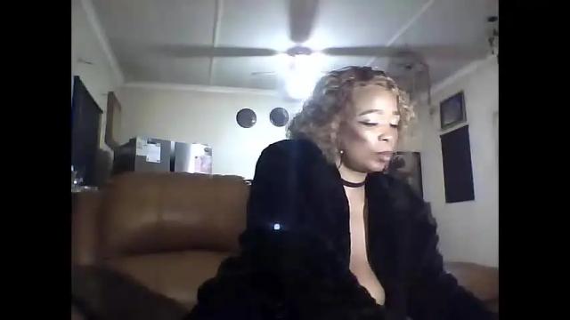 Image 3 of gucci_bx Stream on Chaturbate on 1 month ago