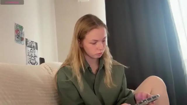 Image 10 of gwen_stasy Stream on Chaturbate on 14 months ago