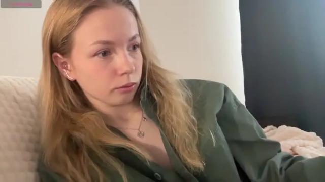 Image 2 of gwen_stasy Stream on Chaturbate on 14 months ago