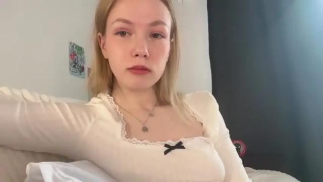 Image 2 of gwen_stasy Stream on Chaturbate on 14 months ago