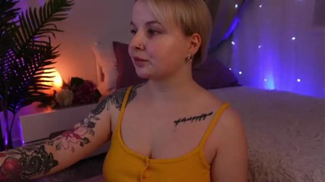 Thumbnail 1, gwenhilton's Stream at Chaturbate, 12 months ago