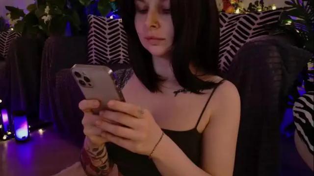 Image 7 of gwenhilton Stream on Chaturbate on 17 days ago