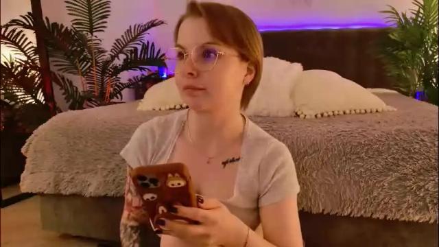 Image 6 of gwenhilton Stream on Chaturbate on 2 months ago