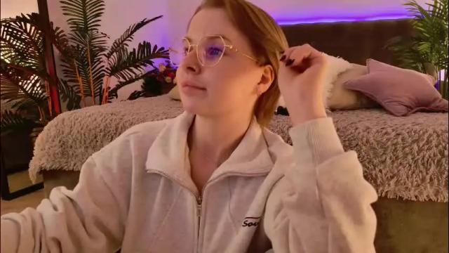 Thumbnail 2, gwenhilton's Stream at Chaturbate, 2 months ago