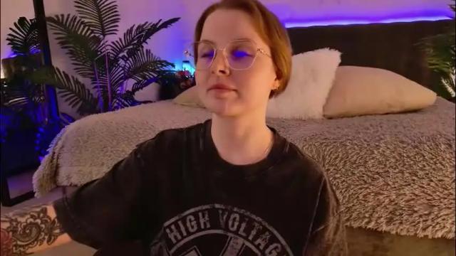 Image 3 of gwenhilton Stream on Chaturbate on 2 months ago