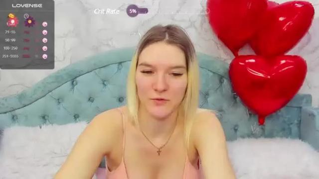 Image 3 of gwensmitt Stream on Chaturbate on 14 months ago