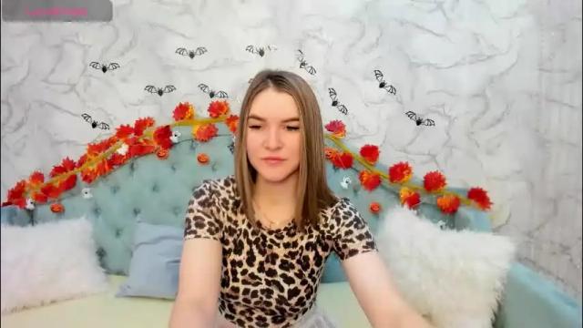 Image 3 of gwensmitt Stream on Chaturbate on 2 months ago
