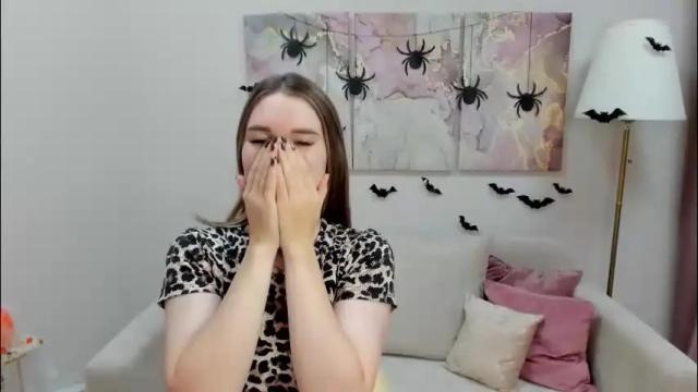 Image 2 of gwensmitt Stream on Chaturbate on 2 months ago