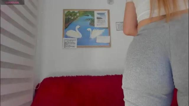 Image 2 of gwyneth_paltrow Stream on Chaturbate on 1 month ago