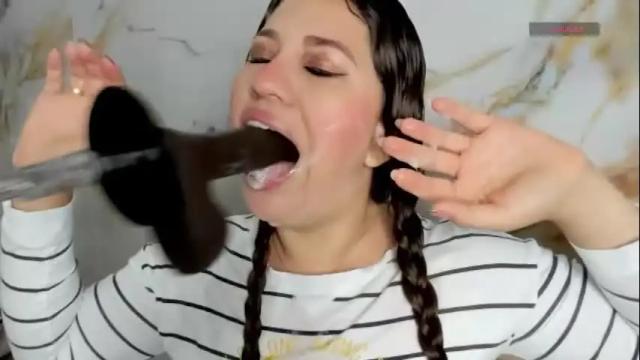 Image 4 of hade_cute2 Stream on Chaturbate on 25 days ago