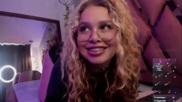 Image 2 of haelycute Stream on Chaturbate on 1 month ago