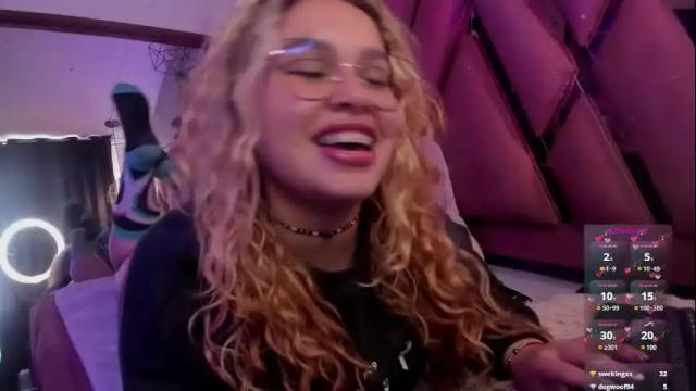 Image 3 of haelycute Stream on Chaturbate on 1 month ago