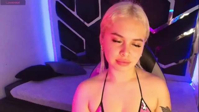 Image 2 of haelycute Stream on Chaturbate on 15 days ago