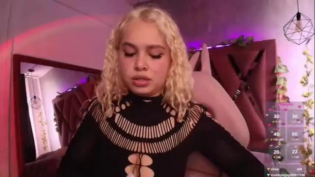 Image 6 of haelycute Stream on Chaturbate on 12 days ago