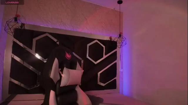 Image 3 of haelycute Stream on Chaturbate on 2 days ago