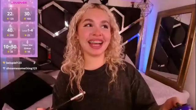 Image 4 of haelycute Stream on Chaturbate on 2 months ago