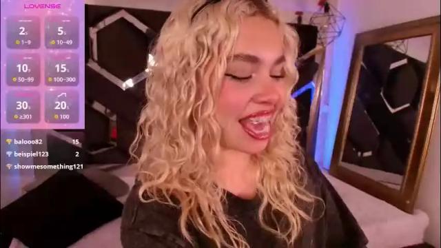 Image 7 of haelycute Stream on Chaturbate on 2 months ago