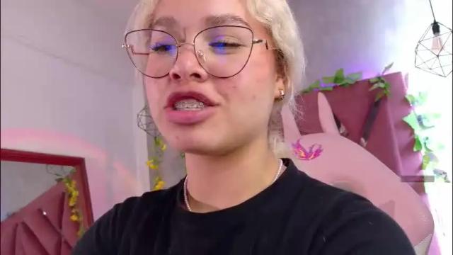 Image 12 of haelycute Stream on Chaturbate on 1 month ago