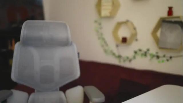 Image 10 of hahayessihaveone Stream on Chaturbate on 14 days ago