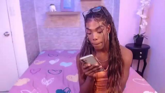 Image 12 of hailey_joneess Stream on Chaturbate on 12 months ago