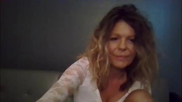 Image 2 of haileys123 Stream on Chaturbate on 3 months ago