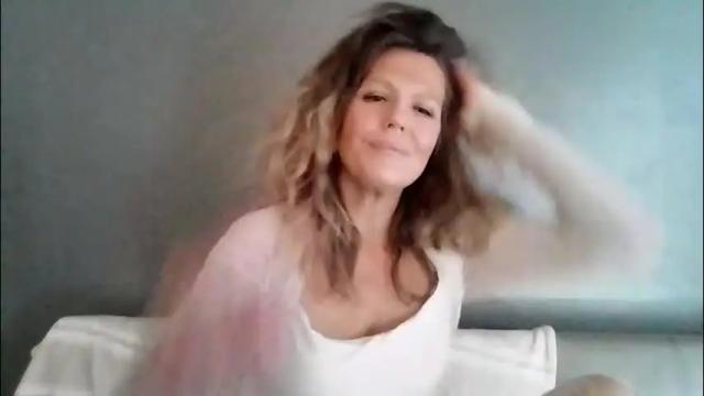 Image 3 of haileys123 Stream on Chaturbate on 15 days ago